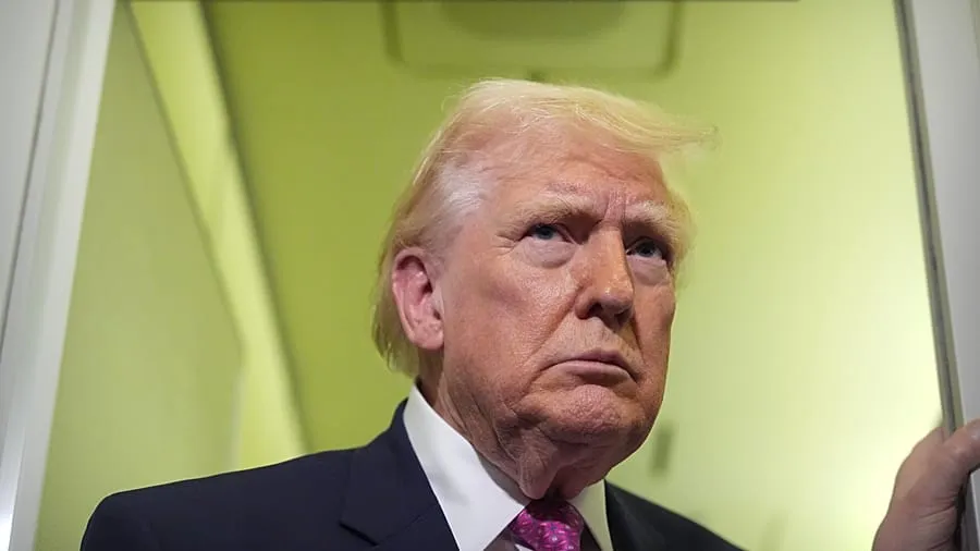 Trump open to war resolution without reopening Strait of Hormuz amidst rising tensions with Iran