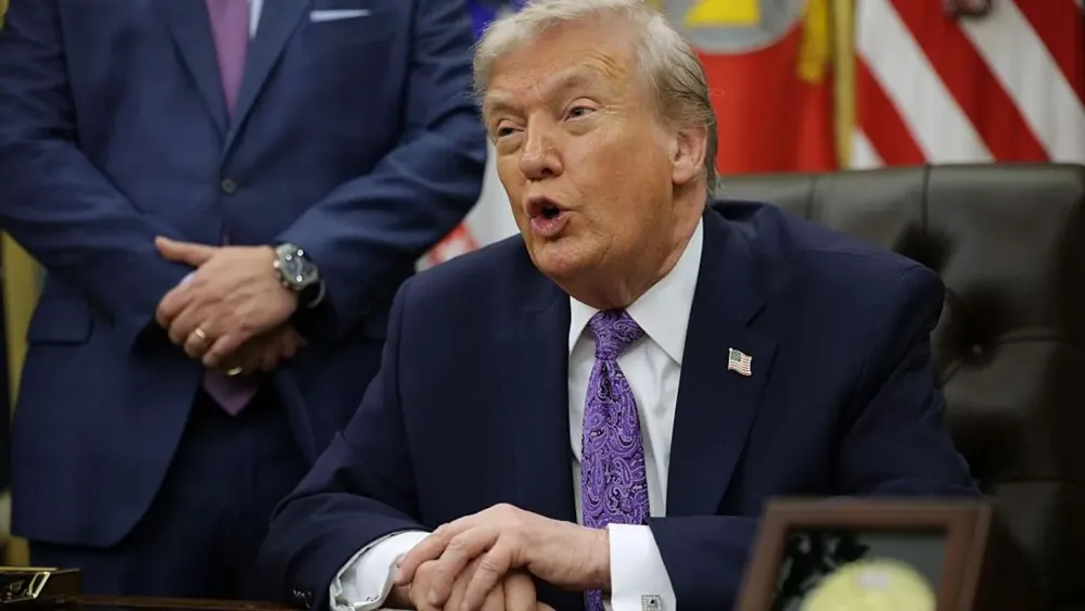 Trump Claims to Have Pardoned Jailed Colorado Clerk Tina Peters Despite Legal Barriers