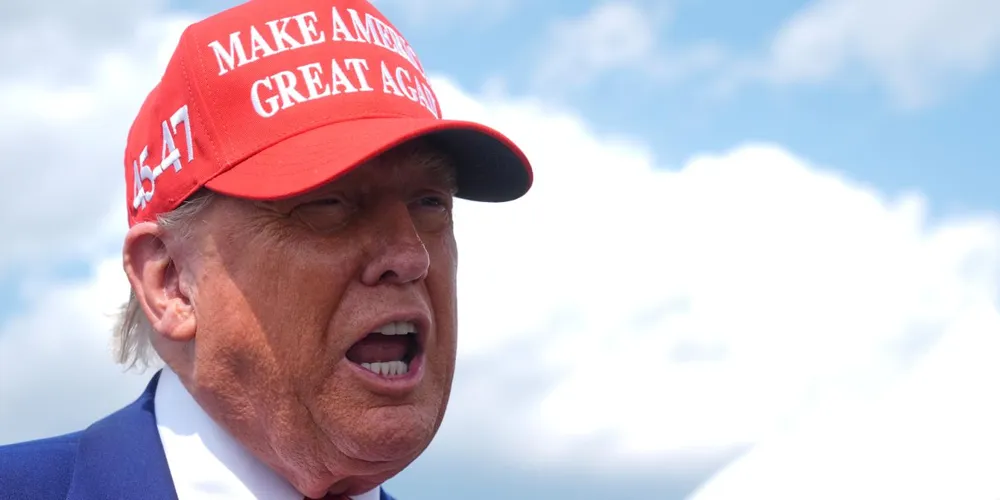 Trump Supports Regime Change in Iran, Contradicting Advisors Post-Attack