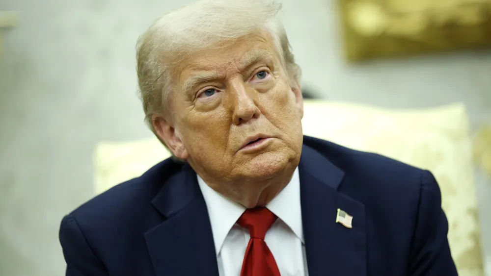 Trump Urges Ukraine to Strike Moscow in Private Call with Zelenskyy