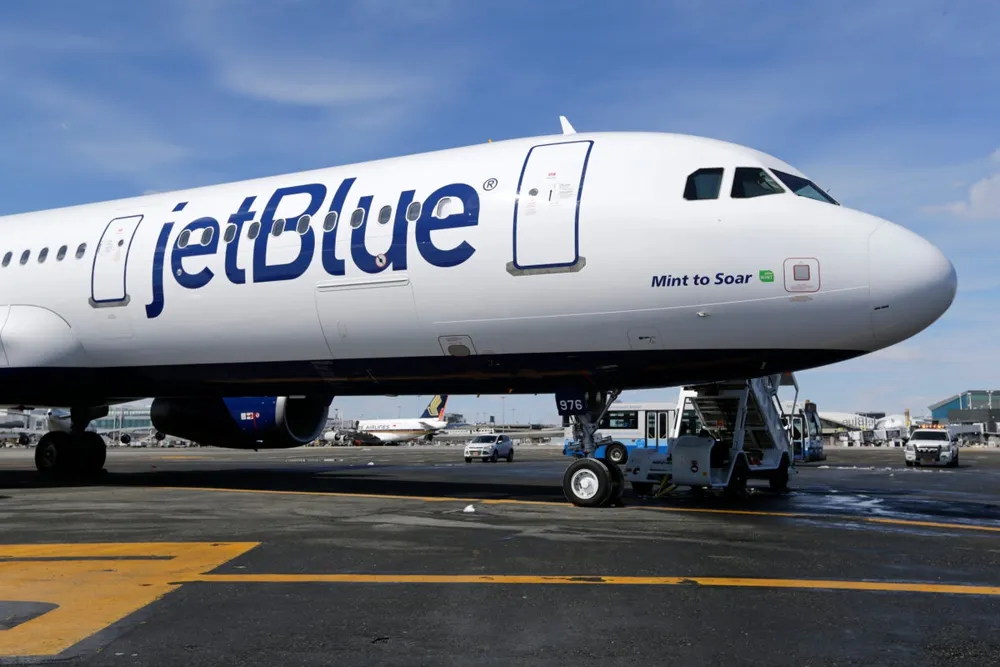 Two deceased discovered in JetBlue aircraft at Florida airport