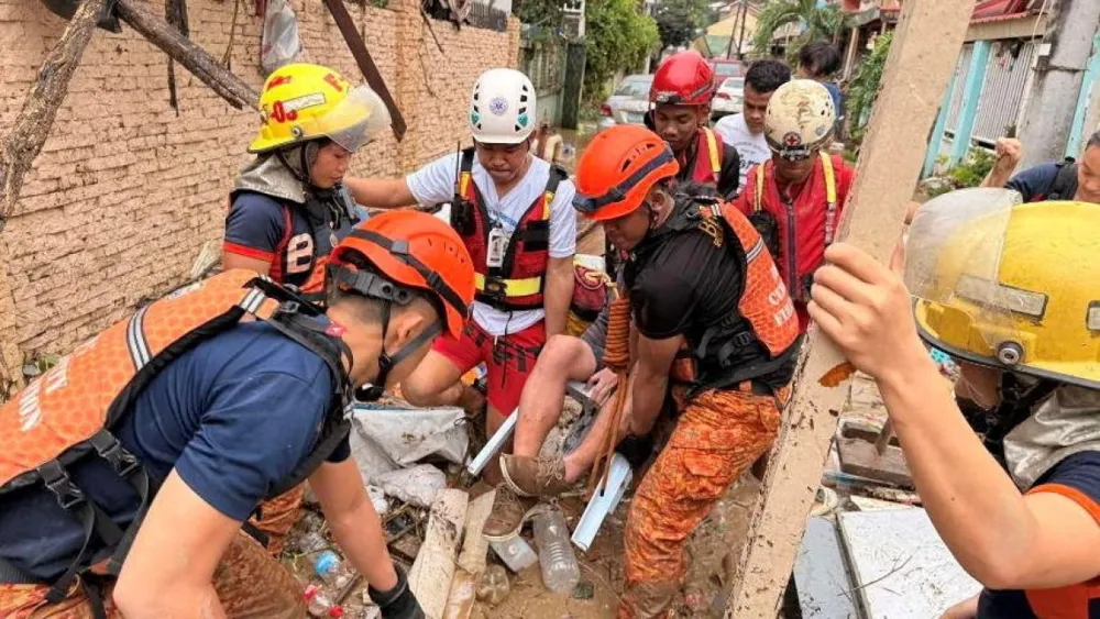 Typhoon Kalmaegi leaves over 140 dead and hundreds missing in the Philippines