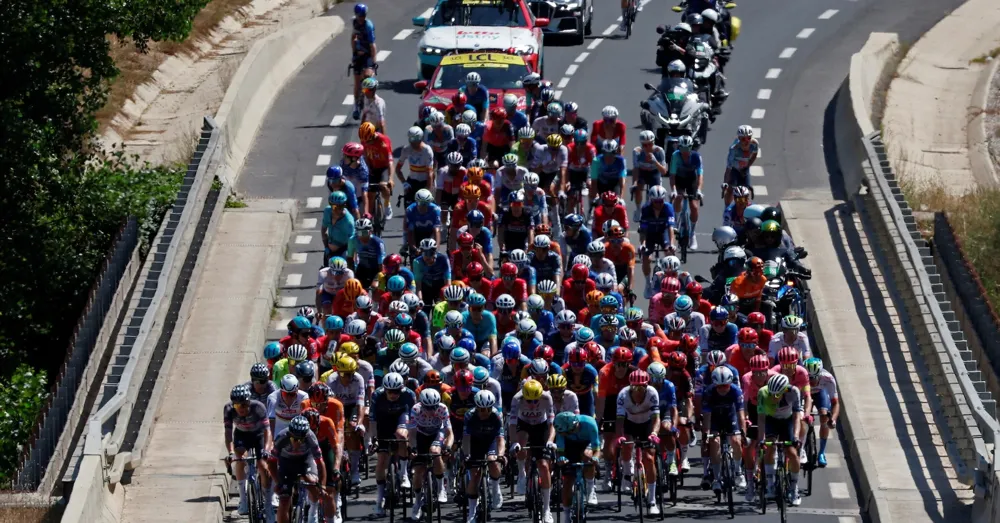 UCI Implements New Rules to Deter Celebration by Teammates During Bunch Sprints