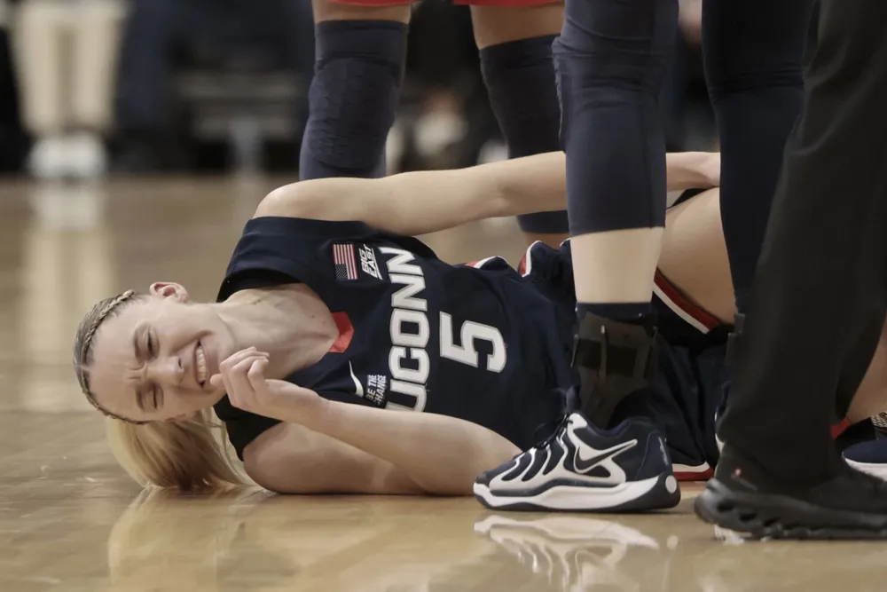 UConn's Paige Bueckers Sprains Knee, Expected to Return in a Week