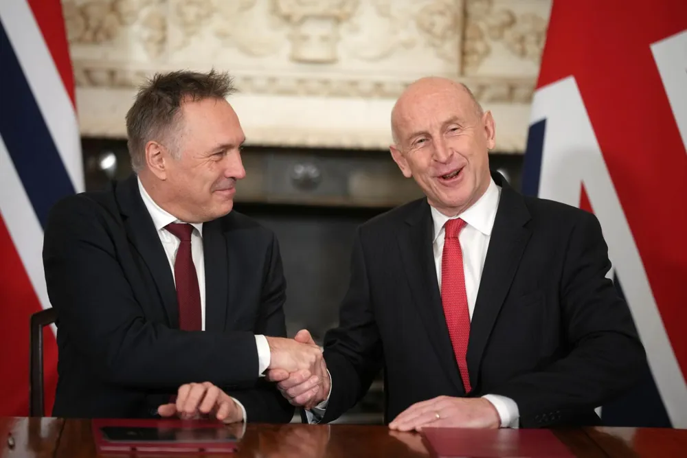 UK and Norway Establish Defense Pact to Counter Russian Submarine Threats