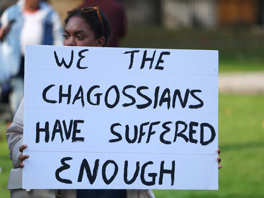 UK Signs Chagos Islands Sovereignty Deal with Mauritius Amid Controversy