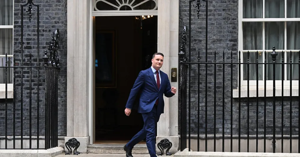 Wes Streeting Resigns as UK Health Secretary, Pressuring PM Starmer's Leadership