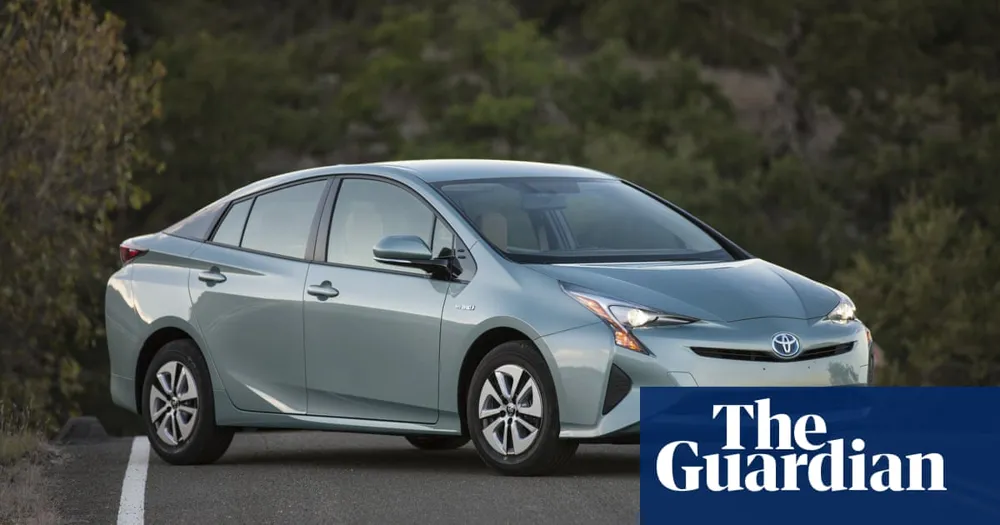 UK Urged to Prohibit Full Hybrid Cars by 2030 to Avoid Net Zero Crisis