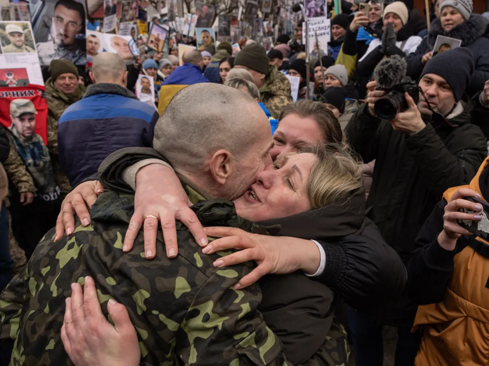 Ukraine and Russia Conduct Major POW Swap Amid Stalled Peace Negotiations