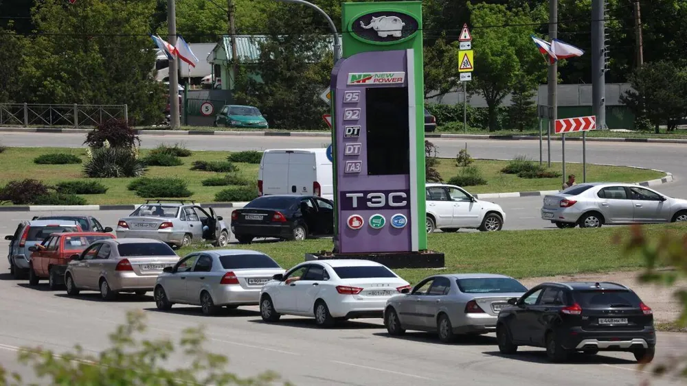 Crimea Halts Civilian Fuel Sales Amid Intensified Ukrainian Attacks