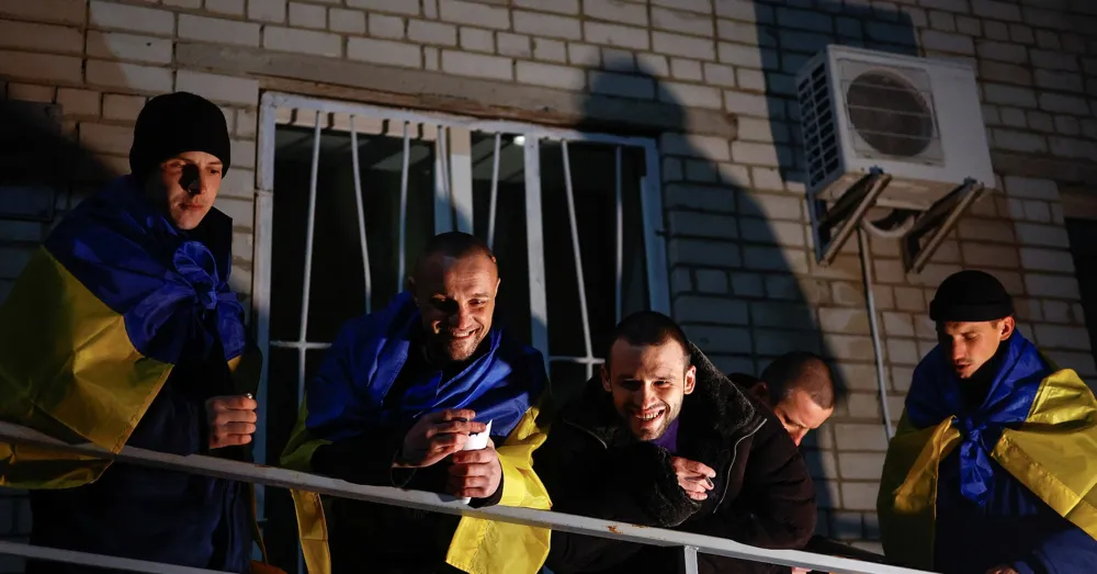 Ukraine Successfully Repatriates 189 POWs in Latest Russia Swap