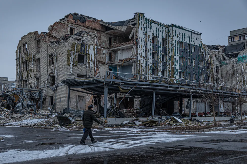 Ukrainians endure worsening conditions as Russia intensifies siege of Pokrovsk