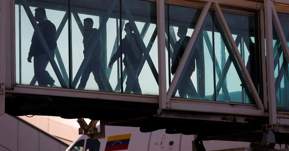 Trump Administration Offers $1,000 Incentive for Undocumented Immigrants to Self-Deport