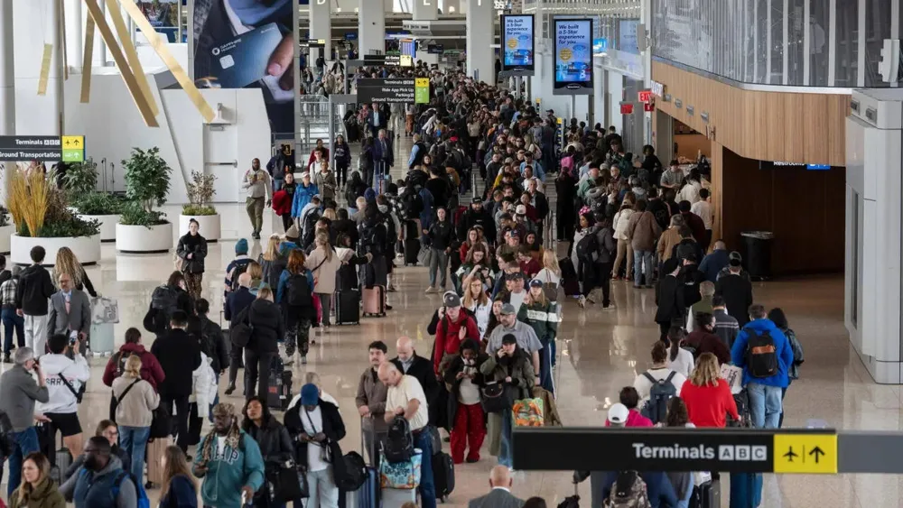 US Airports Face Record Wait Times and Potential Closures Amid TSA Staffing Crisis