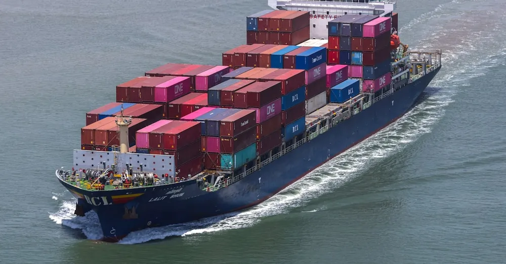 Vietnam Engages in Urgent Tariff Talks with the United States Amid Trade Deficit Concerns