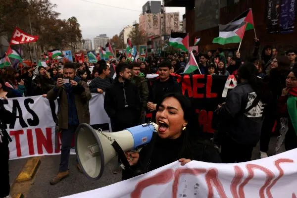 U.S. Detains Pro-Palestinian Student Protest Leader at Columbia University