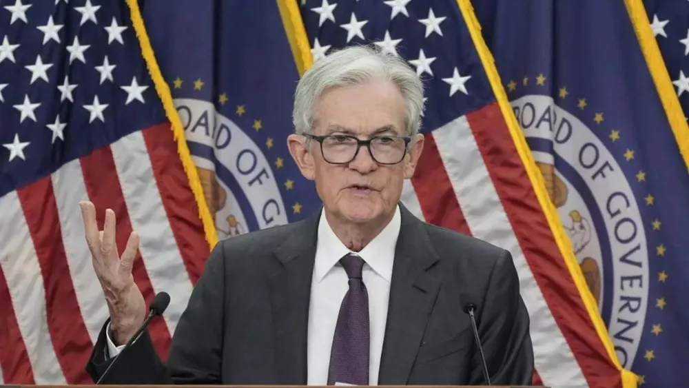 US Federal Reserve Cuts Rates Amid Job Market Weakness