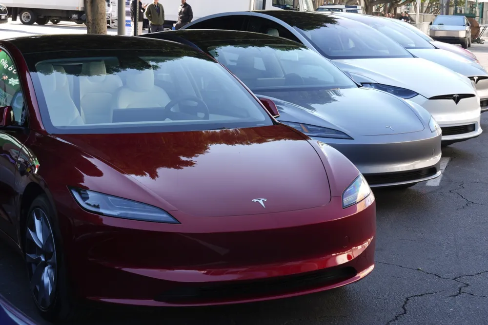 US Launches Investigation into Tesla's Remote Vehicle Control Technology