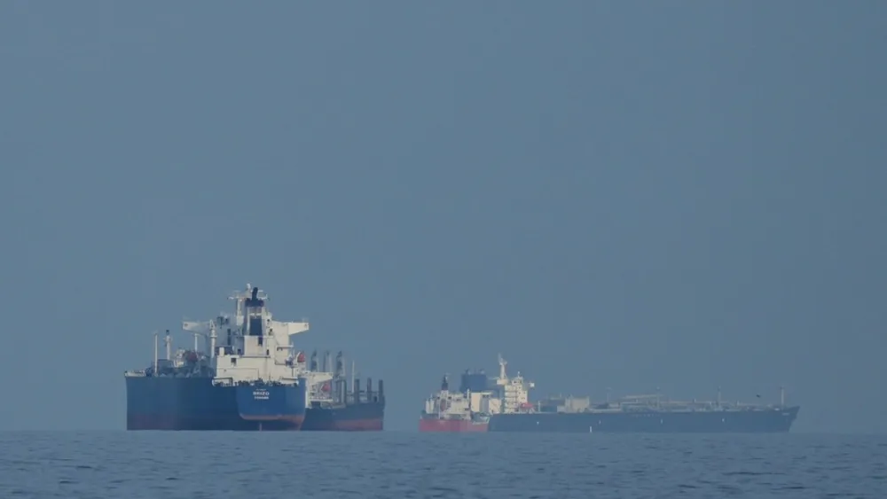 US Military Unable to Escort Oil Tankers Through Strait of Hormuz Amid Ongoing Tensions