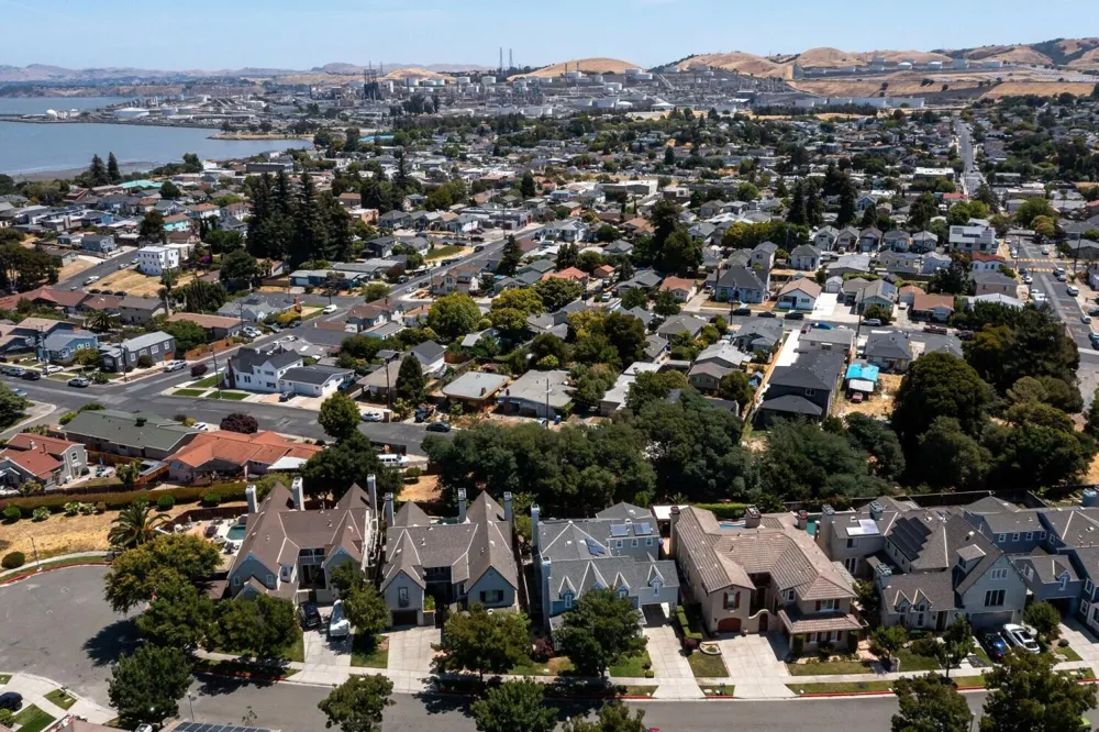 US Mortgage Rates Decline to Their Lowest Levels in Years, Sparking Refinance Demand