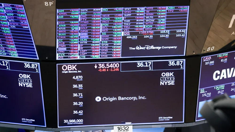 US Stock Markets Plummet Amid Recession Fears Linked to Trump's Trade Policies