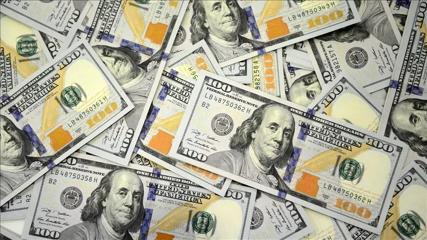 US trade deficit reaches record $1.24 trillion in goods for 2025