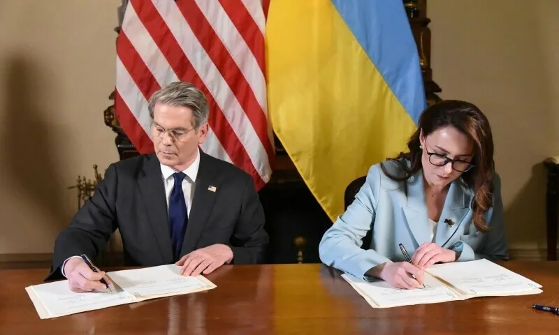 US and Ukraine Sign Landmark Minerals Agreement Amid Ongoing Tensions with Russia