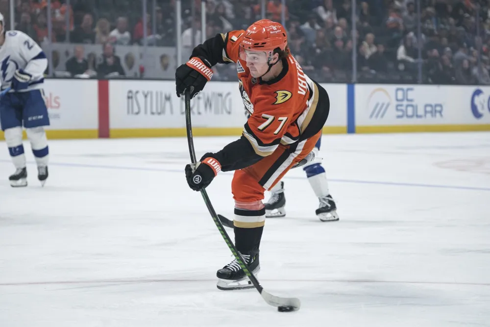 Vatrano Shines with Goals and Assist in Ducks' 4-1 Win Against Lightning