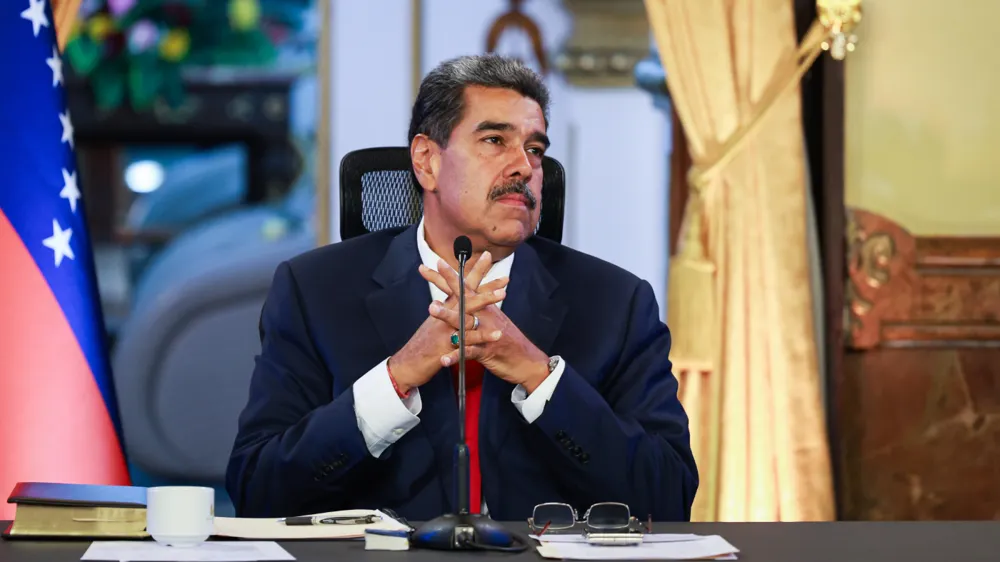 Venezuela's Maduro Faces Increasing Threat of Regime Collapse Amidst Global Shifts