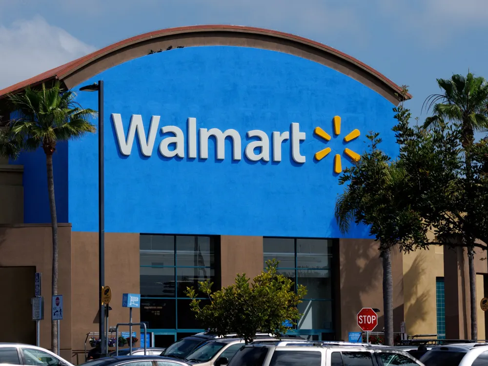 Walmart to Eliminate Synthetic Dyes and Over 30 Additives from Private Label Foods by 2027