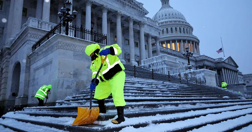 Washington D.C. Experiences Snowstorm with Up to 12 Inches Expected