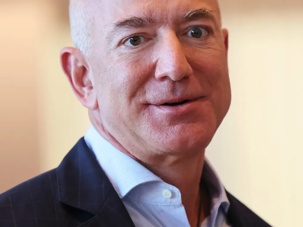 Washington Post Staff Urge Jeff Bezos to Clarify Direction Amid Rising Tensions