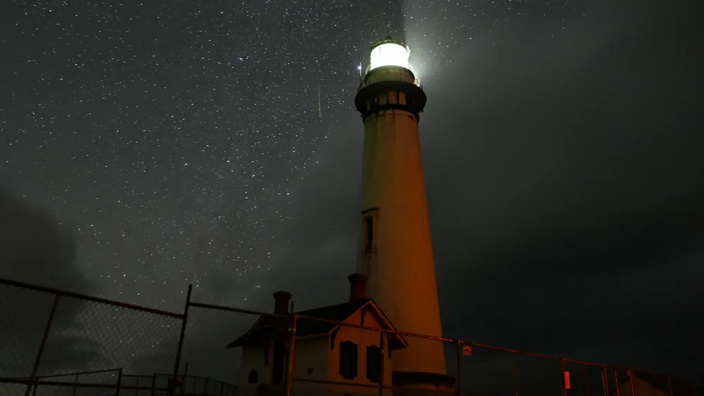 Watch the Spectacular Quadrantid Meteor Shower Peak Tonight