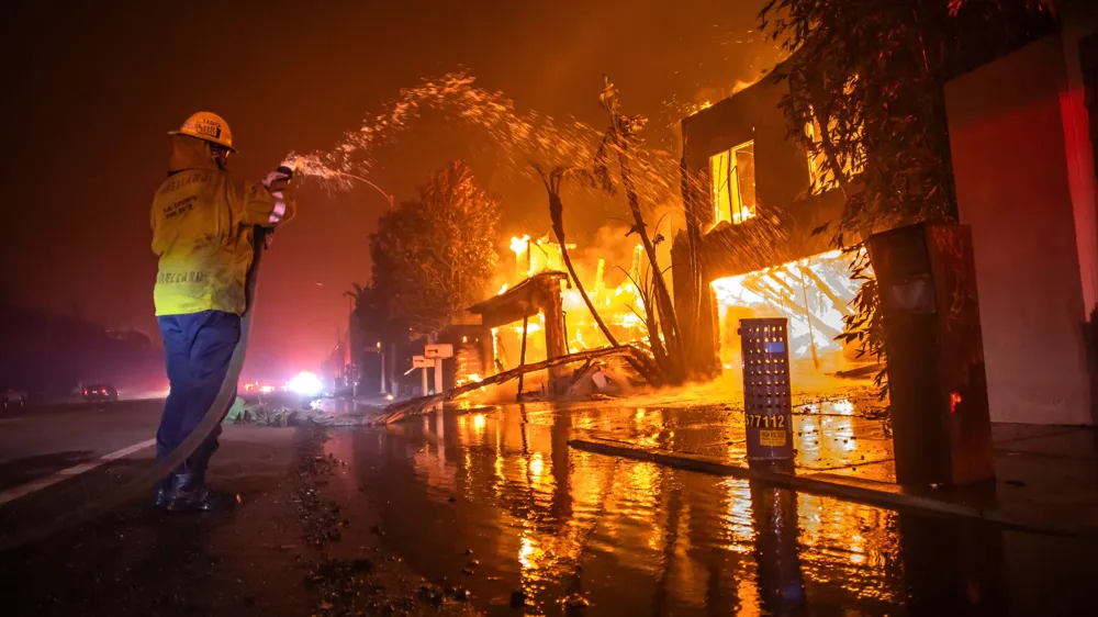 Ways to Assist Victims of the Los Angeles Wildfires