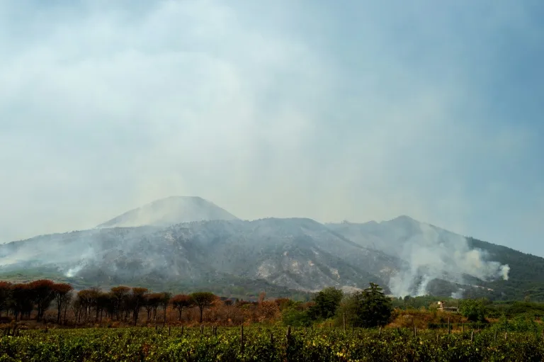 Wildfire Forces Closure of Mount Vesuvius to Tourists