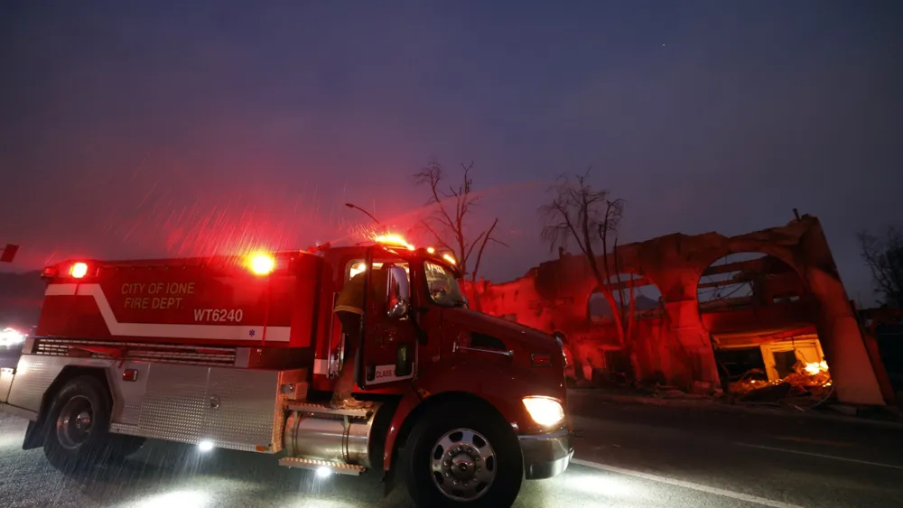 Wildfires in Los Angeles Claim Lives, Destroy Thousands of Properties Amid Ongoing Battle to Contain Fires