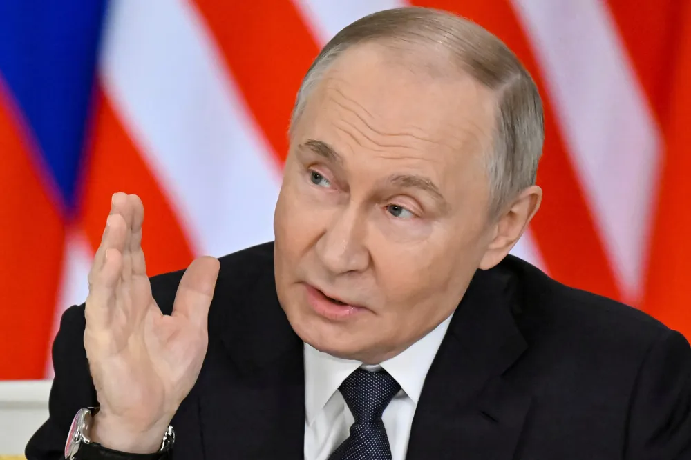 Trump and Putin's Call on Ukraine Highlights Continuing Stalemate as Sanctions Mount