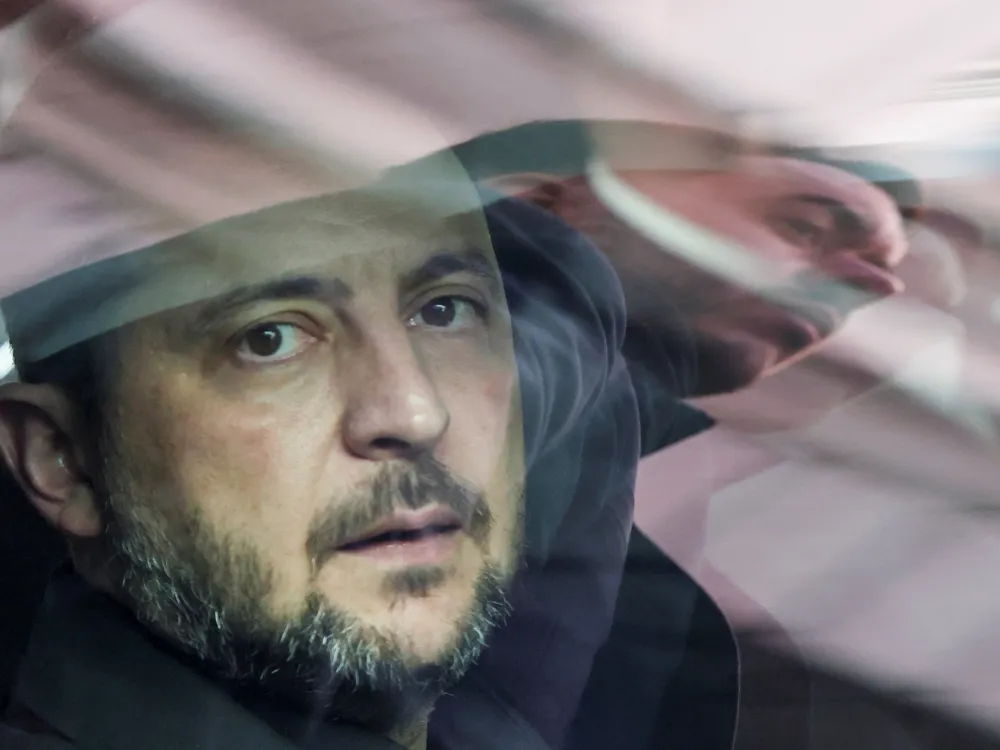 Zelensky Offers to Drop NATO Bid for Security Guarantees in Ongoing Peace Talks