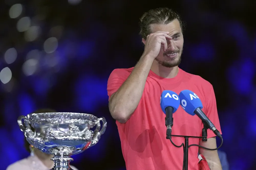 Zverev Heckled at Australian Open Over Allegations of Domestic Abuse During Trophy Ceremony